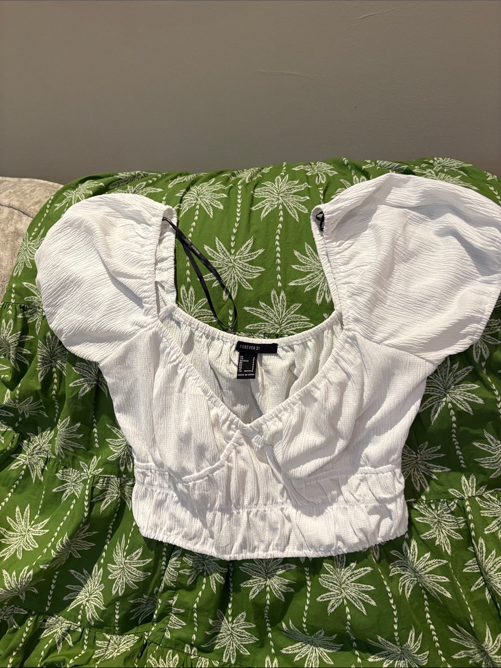 Forever 21 White Puff Sleeve Cropped Blouse